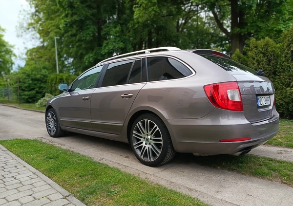 Skoda Superb cena 32500 przebieg: 260000, rok produkcji 2011 z Działdowo małe 121